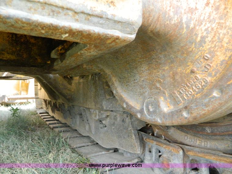 image for item K8174 1989 John Deere 850B dozer