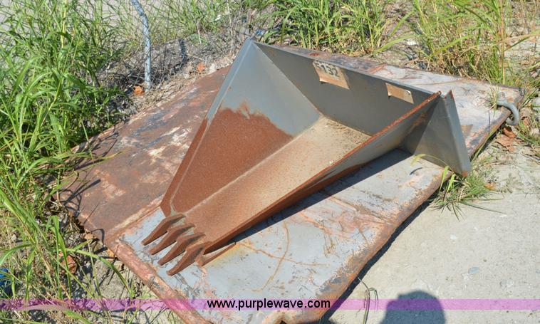 image for item L2751 Skid steer root bucket