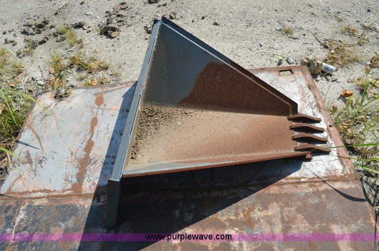 image for item L2751 Skid steer root bucket