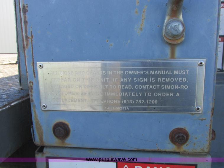 image for item L4015 1993 International 9400 crane truck