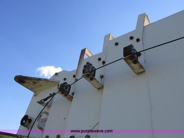 image for item L4015 1993 International 9400 crane truck