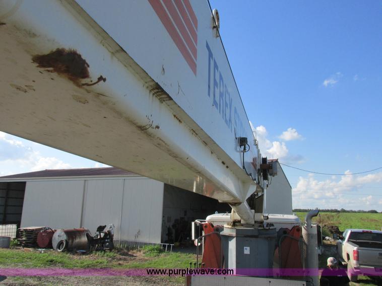 image for item L4015 1993 International 9400 crane truck