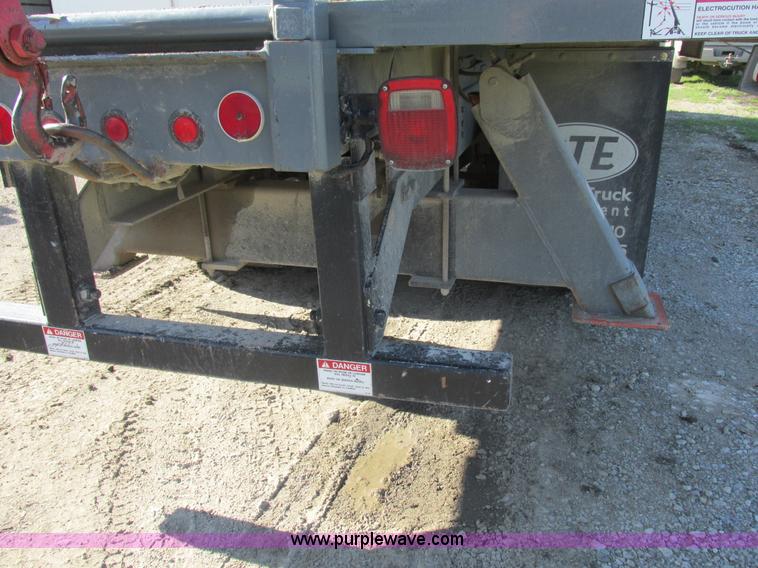 image for item L4015 1993 International 9400 crane truck