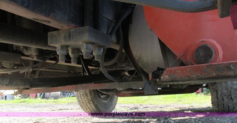 image for item L4015 1993 International 9400 crane truck