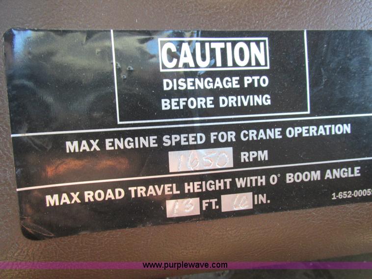 image for item L4015 1993 International 9400 crane truck