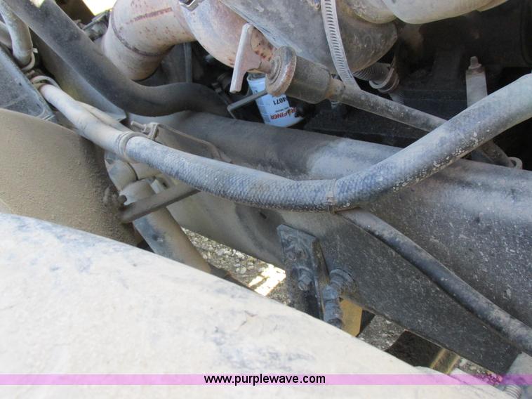 image for item L4015 1993 International 9400 crane truck