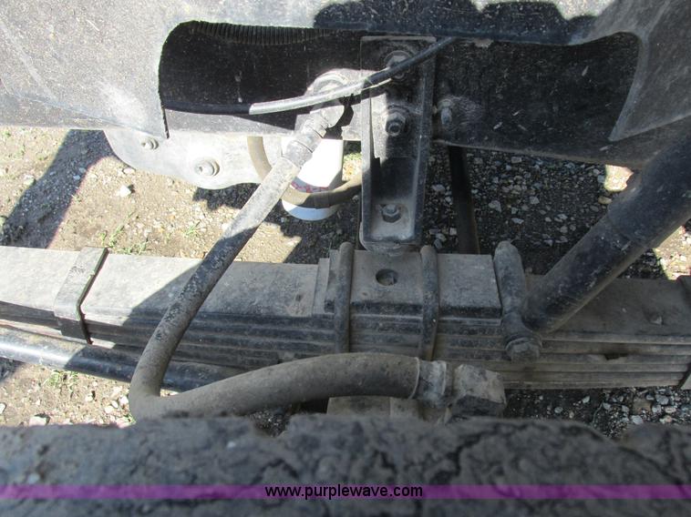 image for item L4015 1993 International 9400 crane truck