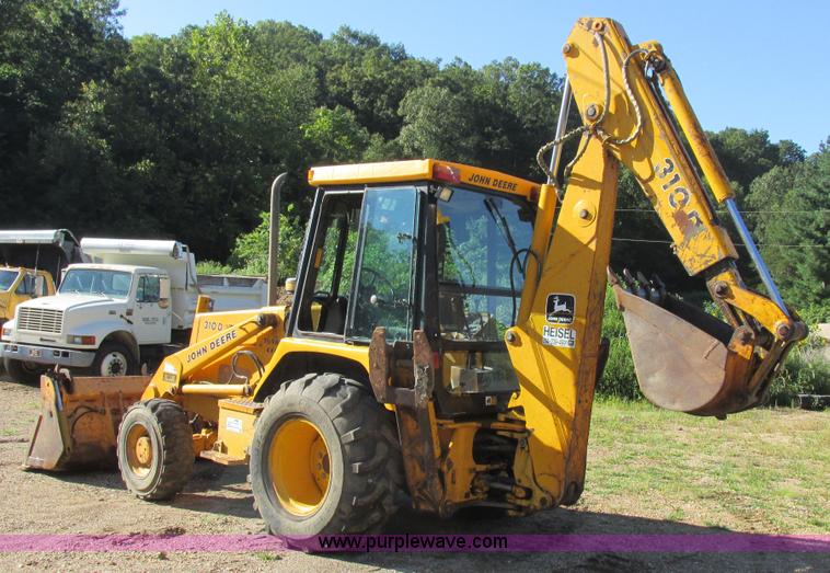 image for item L4049 1991 John Deere 310D backhoe
