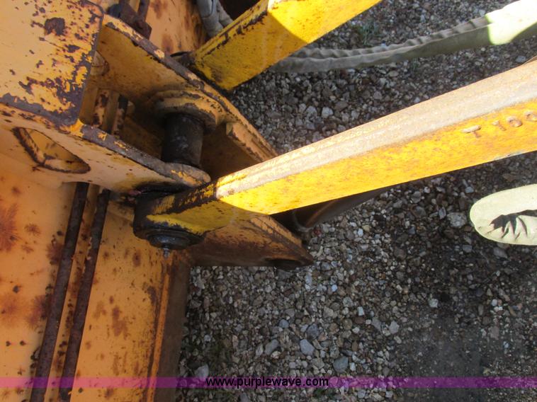 image for item L4049 1991 John Deere 310D backhoe