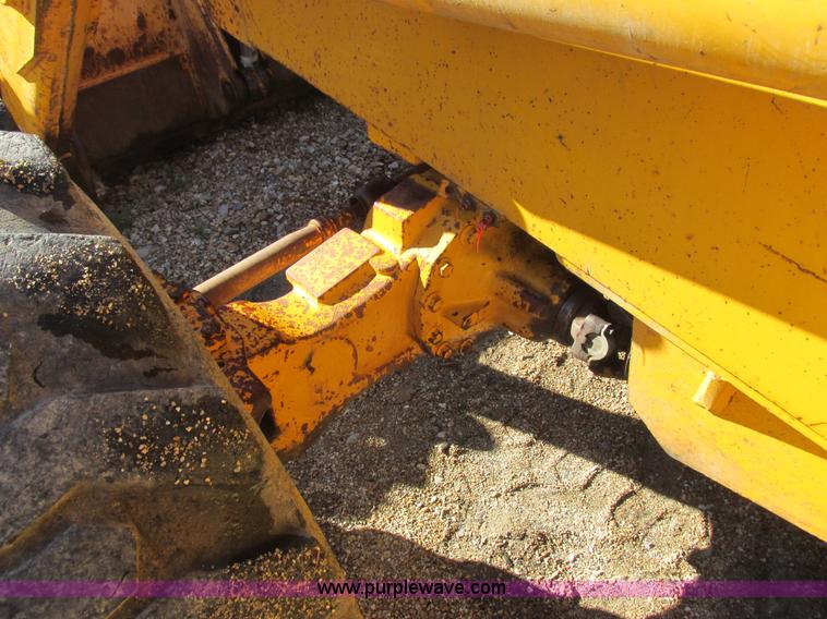 image for item L4049 1991 John Deere 310D backhoe