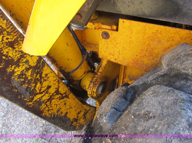 image for item L4049 1991 John Deere 310D backhoe