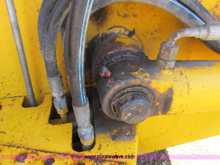 image for item L4049 1991 John Deere 310D backhoe