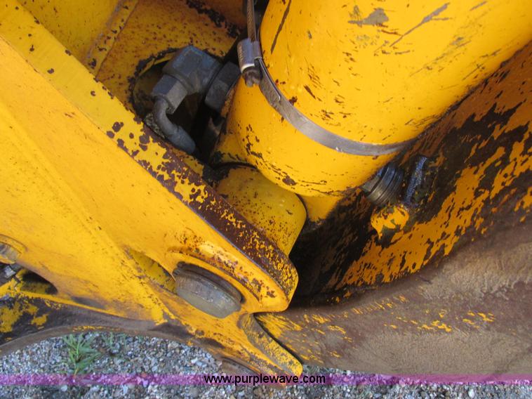 image for item L4049 1991 John Deere 310D backhoe