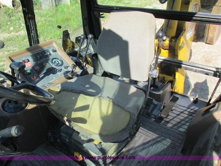 image for item L4049 1991 John Deere 310D backhoe