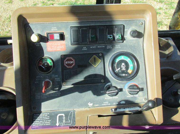 image for item L4049 1991 John Deere 310D backhoe