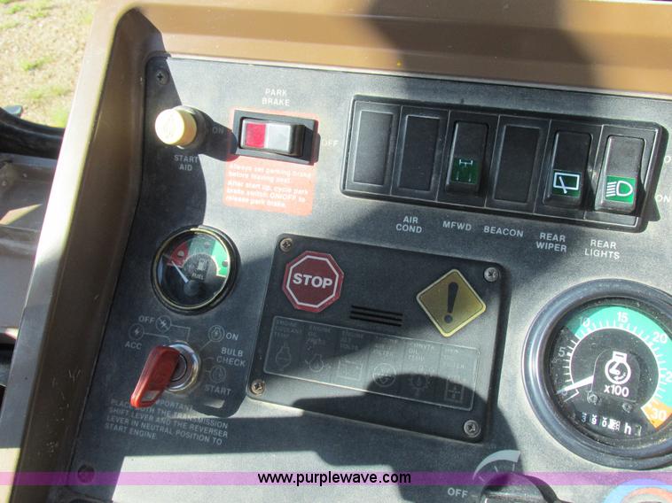 image for item L4049 1991 John Deere 310D backhoe