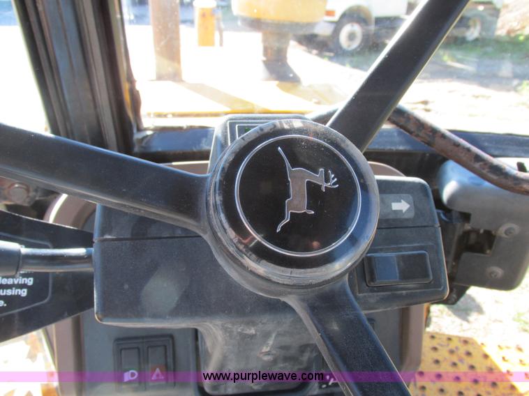 image for item L4049 1991 John Deere 310D backhoe