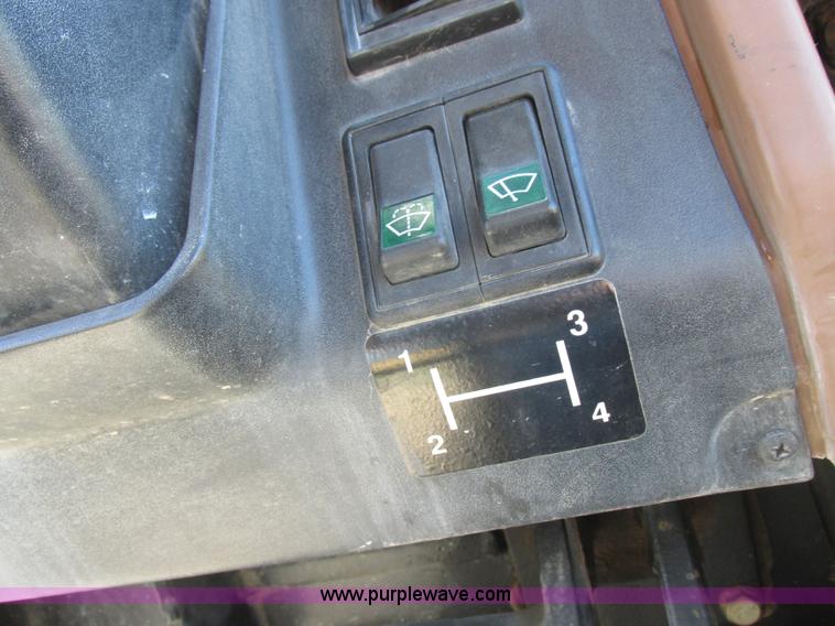 image for item L4049 1991 John Deere 310D backhoe