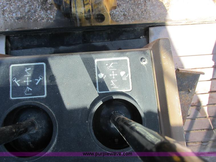 image for item L4049 1991 John Deere 310D backhoe