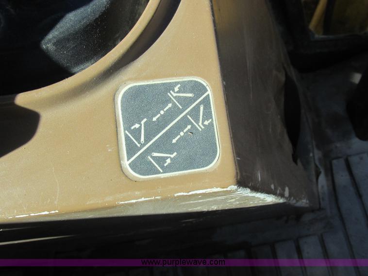 image for item L4049 1991 John Deere 310D backhoe