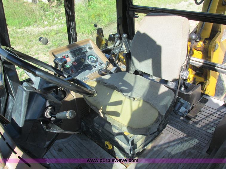 image for item L4049 1991 John Deere 310D backhoe