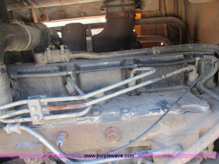 image for item L4050 1989 Case 1550 dozer