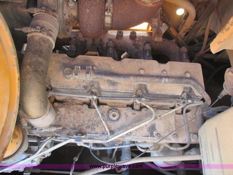 image for item L4050 1989 Case 1550 dozer