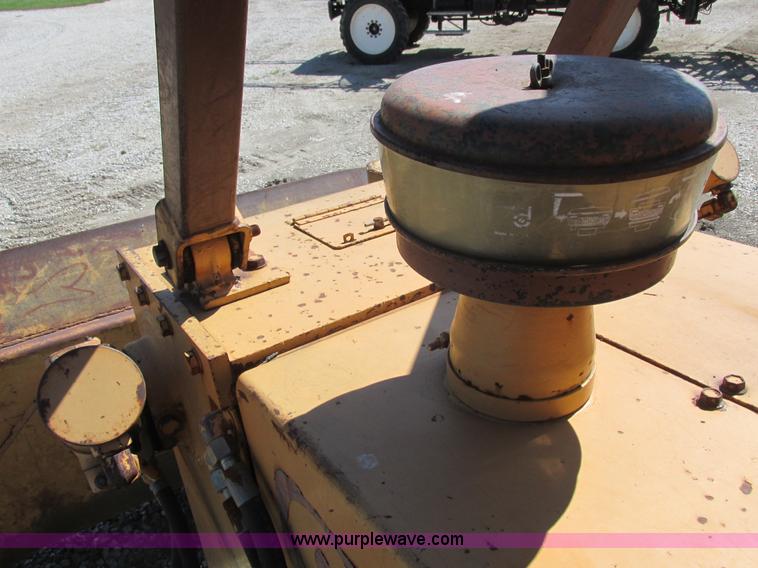 image for item L4050 1989 Case 1550 dozer