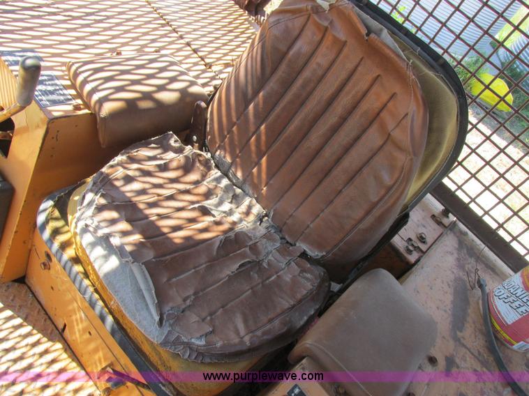 image for item L4050 1989 Case 1550 dozer