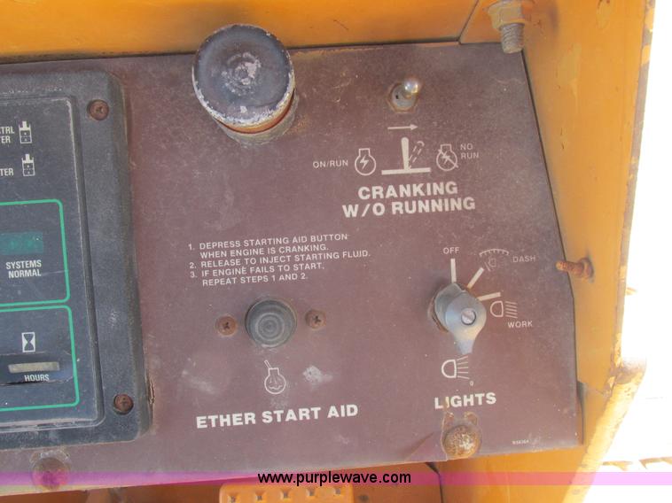 image for item L4050 1989 Case 1550 dozer