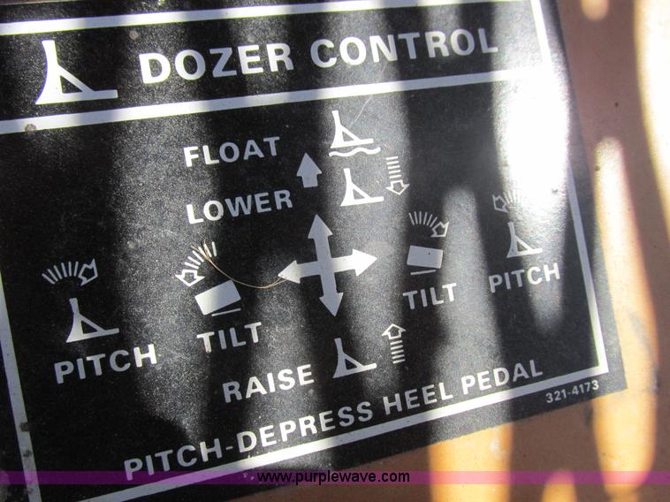 image for item L4050 1989 Case 1550 dozer