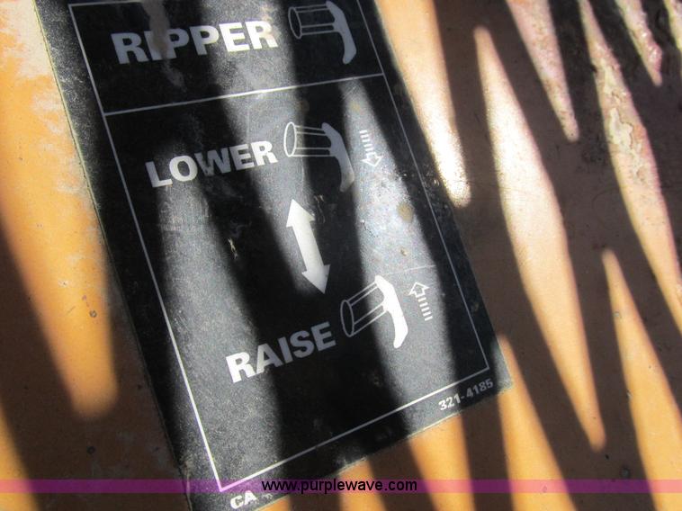 image for item L4050 1989 Case 1550 dozer