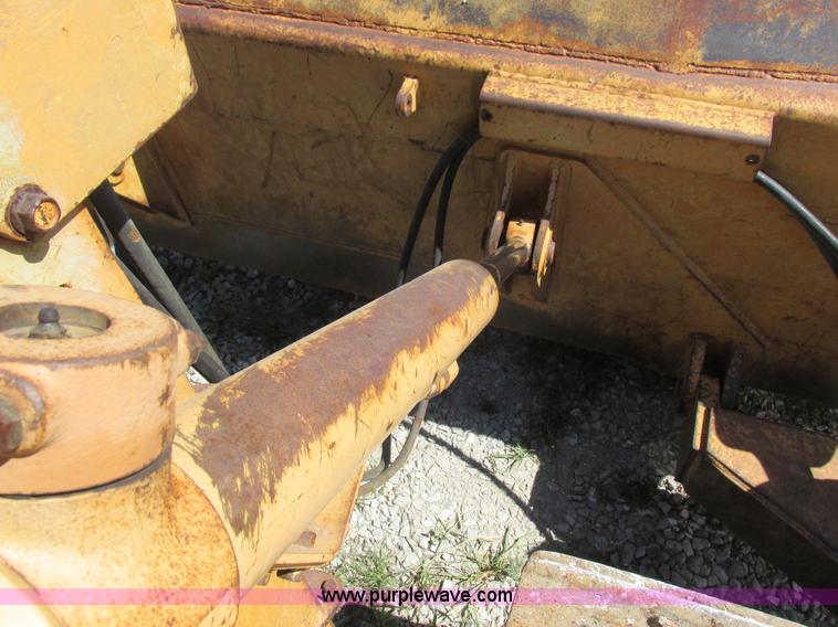 image for item L4050 1989 Case 1550 dozer