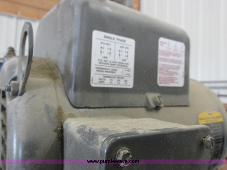 image for item L4066 Air American air compressor