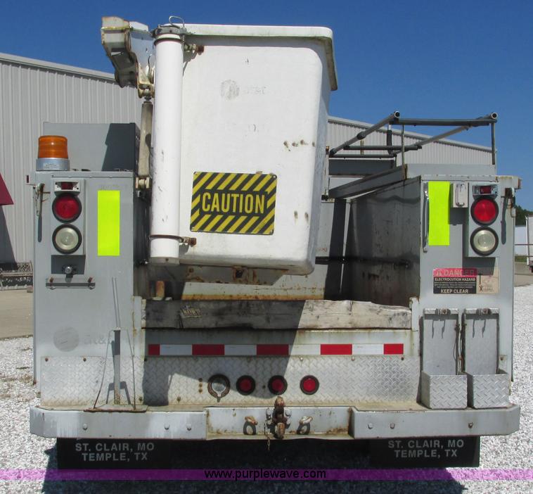 image for item L5252 2002 Chevrolet Silverado 3500HD bucket truck