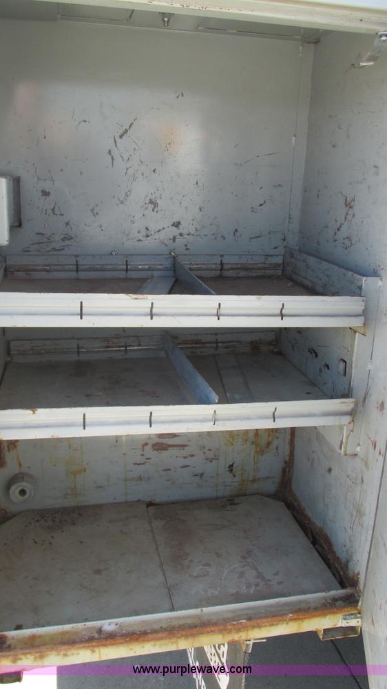 image for item L5252 2002 Chevrolet Silverado 3500HD bucket truck