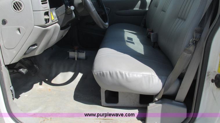 image for item L5252 2002 Chevrolet Silverado 3500HD bucket truck