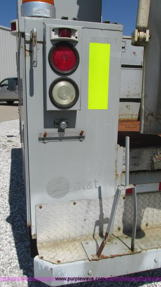 image for item L5252 2002 Chevrolet Silverado 3500HD bucket truck