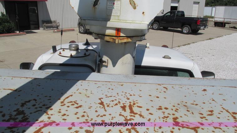 image for item L5252 2002 Chevrolet Silverado 3500HD bucket truck