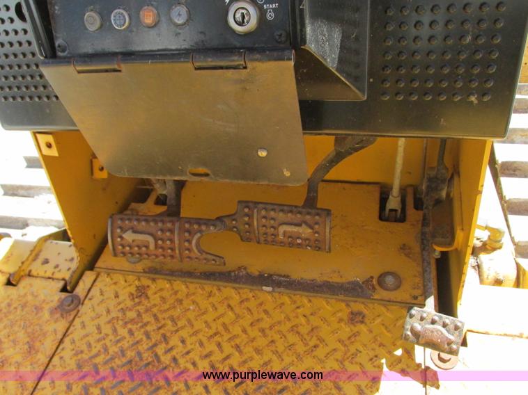 image for item R9371 1997 John Deere 450G LGP dozer