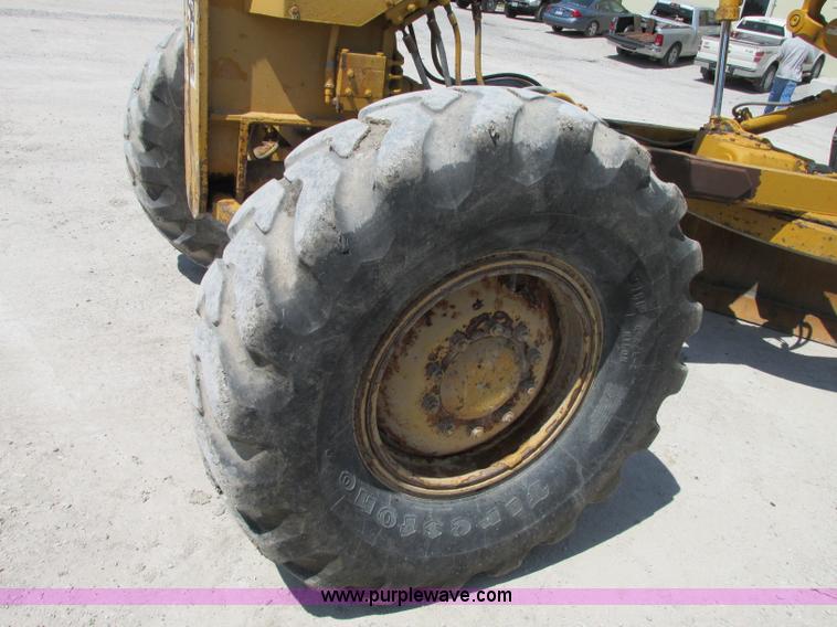 image for item R9422 1979 Caterpillar 140G motor grader