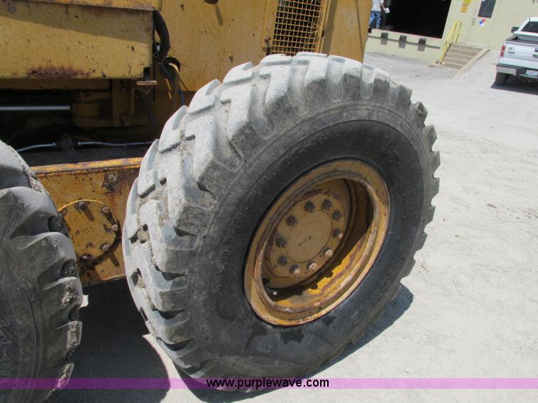 image for item R9422 1979 Caterpillar 140G motor grader