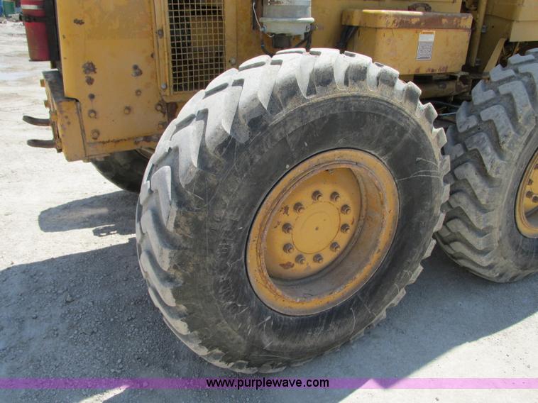 image for item R9422 1979 Caterpillar 140G motor grader