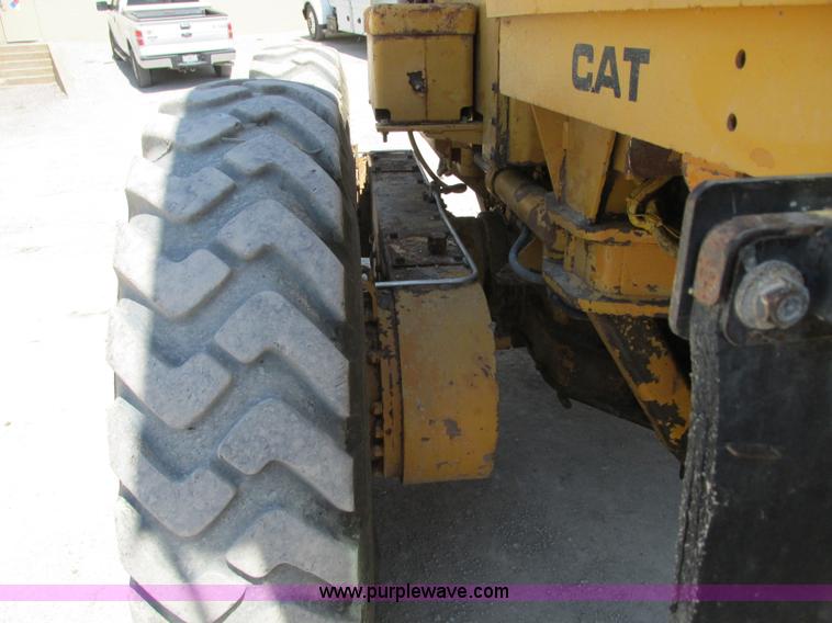 image for item R9422 1979 Caterpillar 140G motor grader