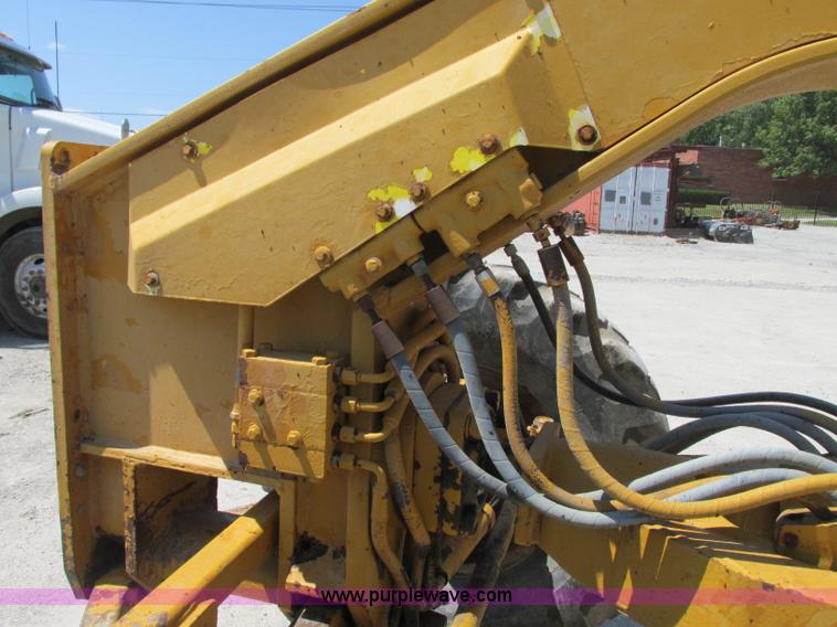 image for item R9422 1979 Caterpillar 140G motor grader