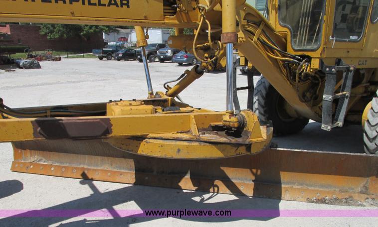 image for item R9422 1979 Caterpillar 140G motor grader