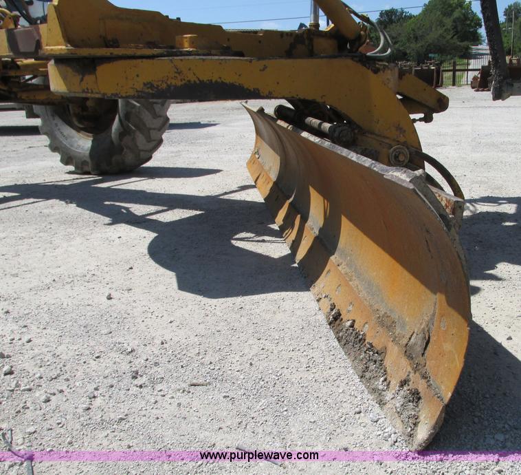 image for item R9422 1979 Caterpillar 140G motor grader