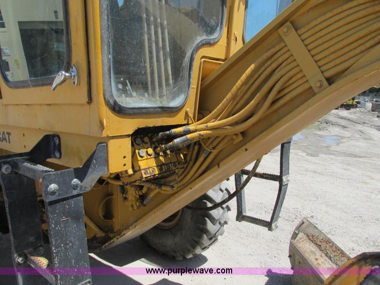image for item R9422 1979 Caterpillar 140G motor grader