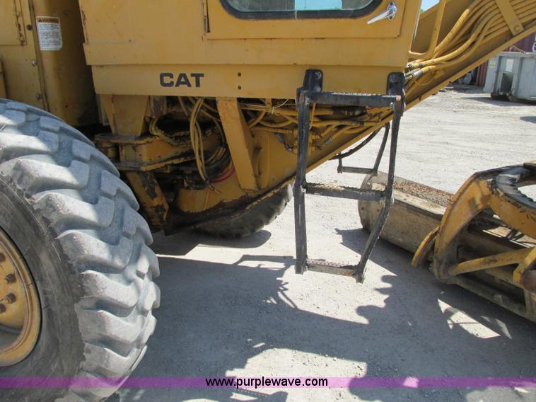 image for item R9422 1979 Caterpillar 140G motor grader