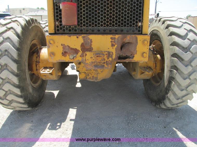 image for item R9422 1979 Caterpillar 140G motor grader